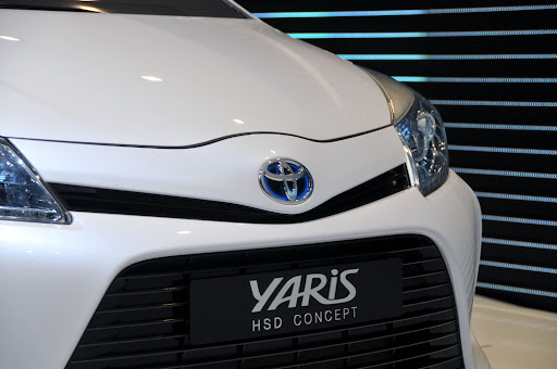 2012-Toyota-Yaris -HSD-01.jpg