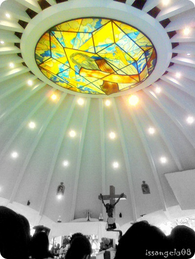 Greenbelt Chapel in Makati (interior)