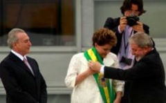 Dilma recebe a faixa-250