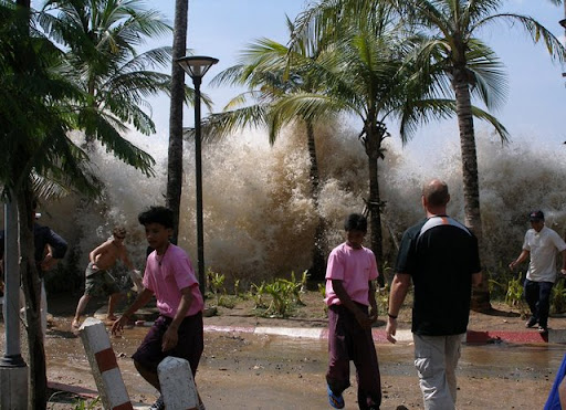 http://lh3.ggpht.com/_iRCt-m6tg6Y/SfwpRdQhpRI/AAAAAAAAHhQ/acOKlBH3yL0/tsunami-aceh-sumatra-02.jpg