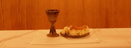 Kristus klātiene Svētā Vakarēdiena maizē un vīnā
