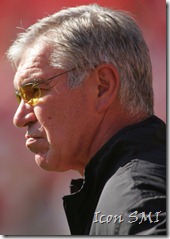 02 NOV 2008: Coach Gunther Cunningham of the Chiefs before the game between the Tampa Bay Buccaneers and the Kansas City Chiefs at Arrowhead Stadium in Kansas City, Missouri.

