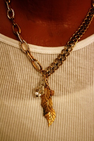 [more necklaces 054[4].jpg]