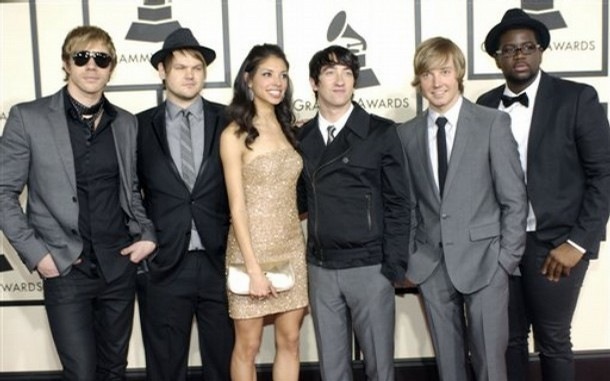 [Plain White T's band[5].jpg]