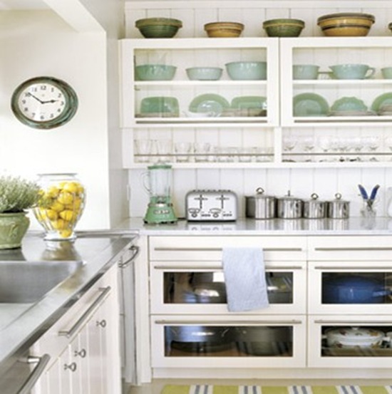 Celadon 42 accents in the kitchen (Decorpad.com)