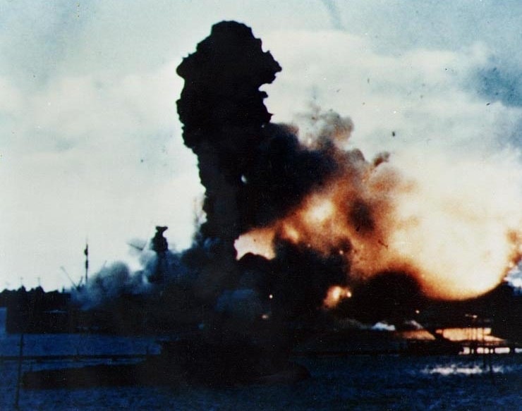 [USS Arizona magazines exploding[4].jpg]
