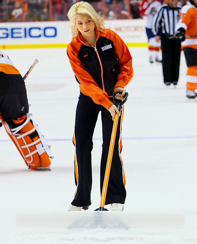 [Philadelphia Flyers Ice Girls[4].jpg]