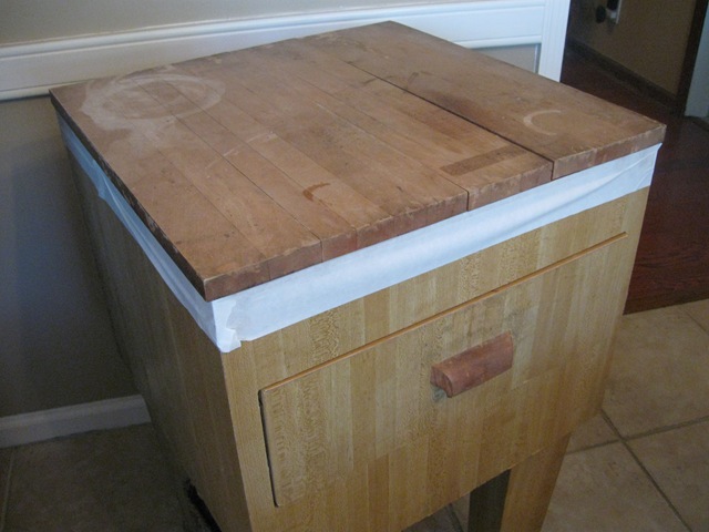 [butcher block table and bw pictures 001[4].jpg]