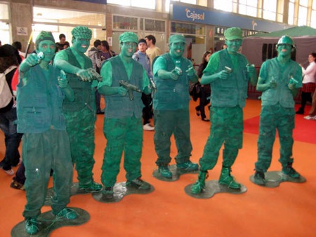 disfraz de soldado de plástico verde