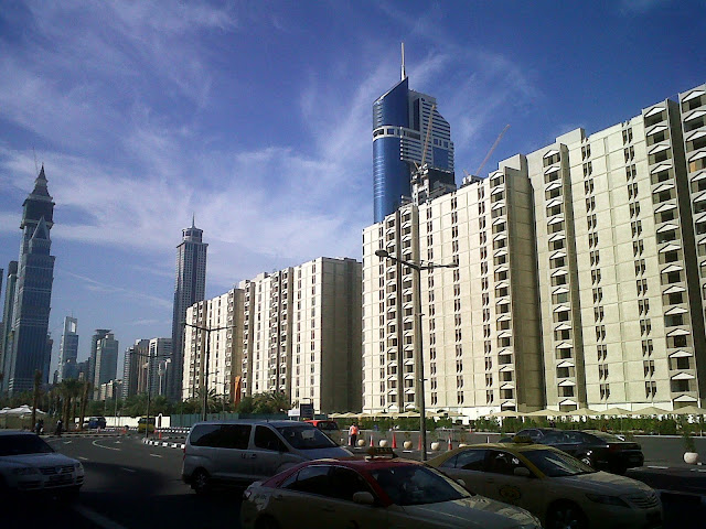 Pemandangan dari depan hotel IBIS Dubai