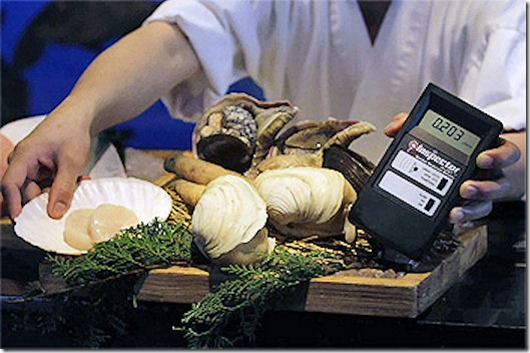 Gieger-Counter-Detects-Radiation-in-Japan-Seafood