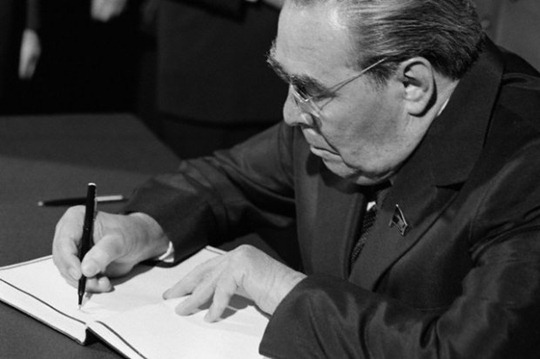 [1304581067_b-2[3].jpg]