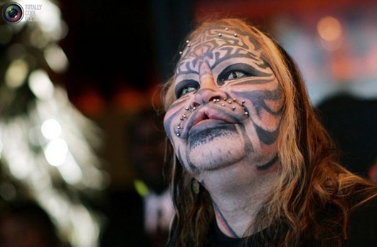[Extreme_Tattoo_008[2].jpg]