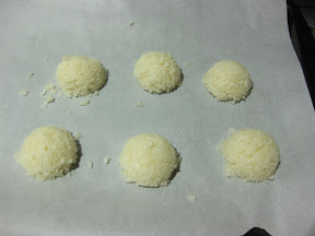 photo of macaroons ready to be baked