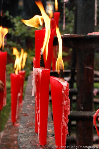 [Flames of Hope from the Candles - Wannian Temple, Mount Emei, Sichuan Province, China[6].jpg]