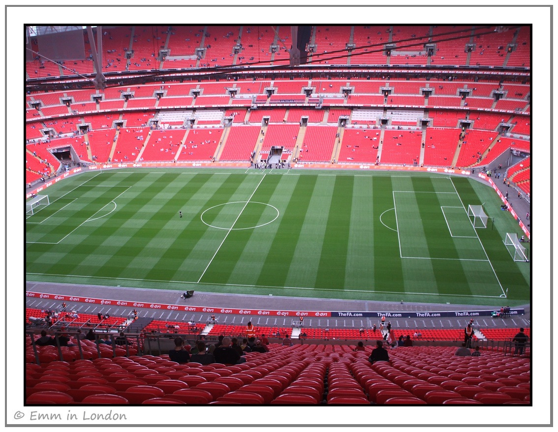 [Wembley-Stadium---awesome-seats3.jpg]