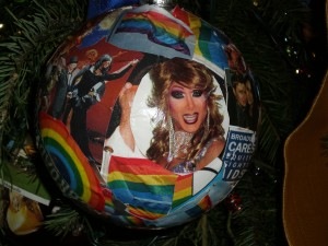 [whitehouse-christmas-tree-transvestite-ornament[4].jpg]