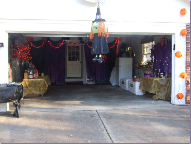 Queenie Eileenie Bewitching Garage  Halloween  Party 