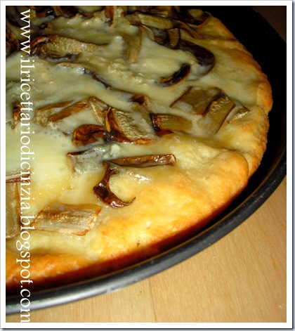 Pizza con radicchio e gorgonzola