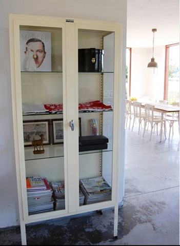 [Casa de Valentina - via Decor8 - móvel de farmácia[8].jpg]