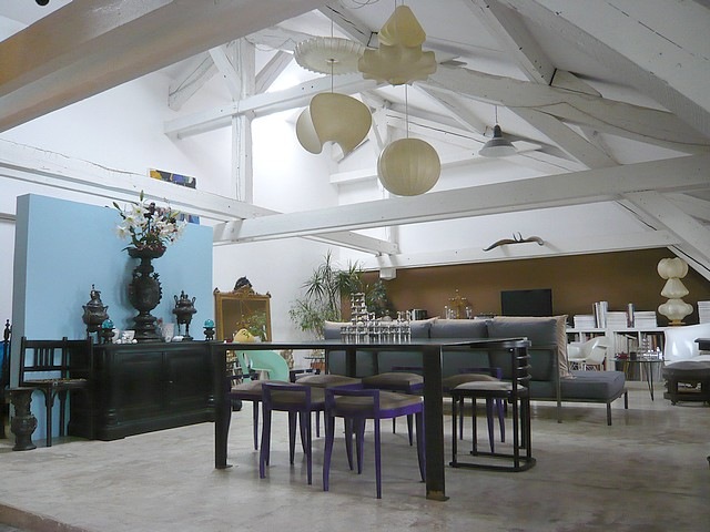[Casa de Valentina - uma msitura interesante de estilos e cores na sala[4].jpg]