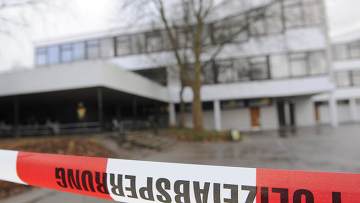 Власти закрыли школы на юге Нидерландов из-за угрозы стрельбы