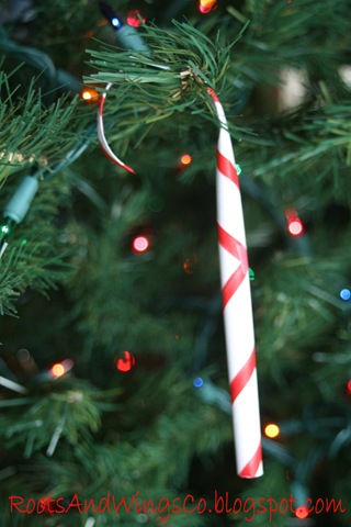 [candy cane christmas paper[3].jpg]
