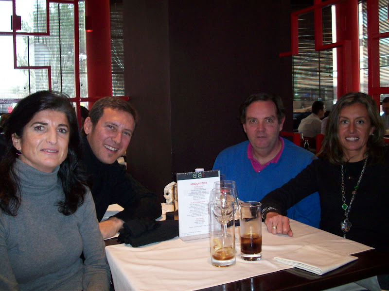 Laly, Christian, Josele y Arantza en el restaurante Chin Chin de Madrid