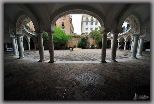 plaza1.jpg