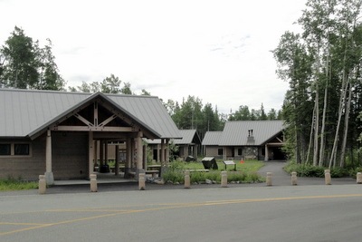 [20100625-5 Wrangell-St. Elias visitor center[2].jpg]