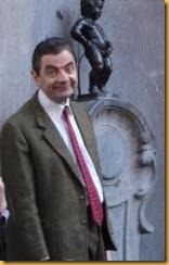 Essa é a cara que fica o botafoguense quando descobre que o Manequinho não tem nada a ver com o Botafogo - Estátua do Manneken Pis em Bruxelas