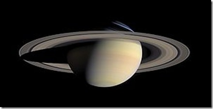 300px-Saturn_from_Cassini_Orbiter_(2004-10-06)