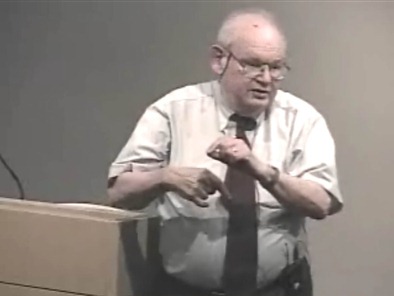 Benoît Mandelbrot delivers his presentation, 'The (Mis)Behavior of Markets: A Fractal View of Risk, Ruin and Return' at Microsoft Research, 23 August 2004.