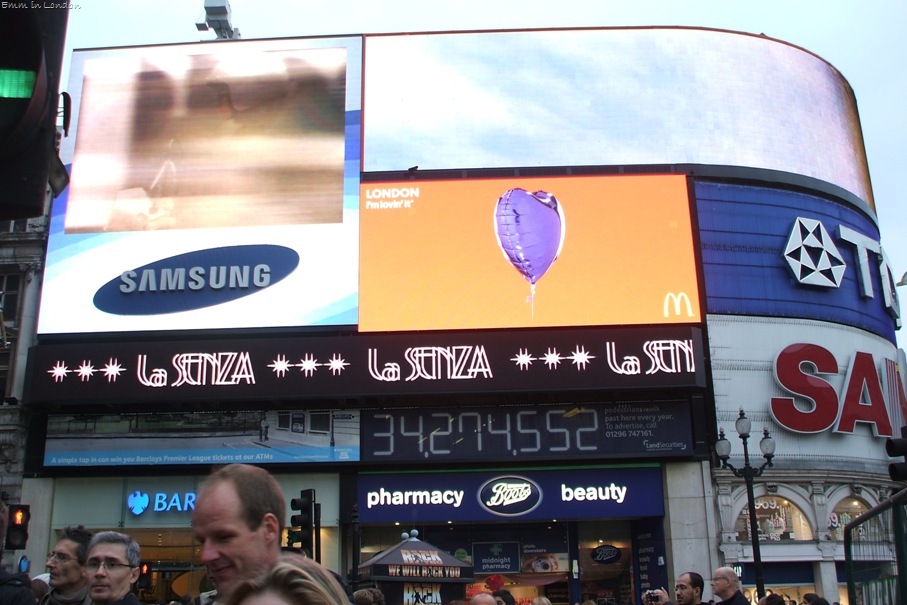 [Lights at Piccadilly Circus[13].jpg]
