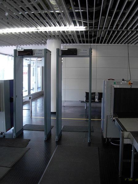 [Airport security[5].jpg]