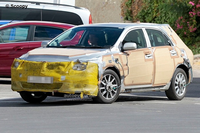[spyshots-toyota-corolla-hatchback-hybrid-medium_1[5].jpg]