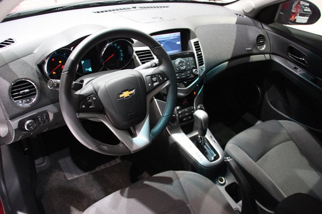 [12-chevrolet-cruze-hatchback-geneva-2011[11].jpg]