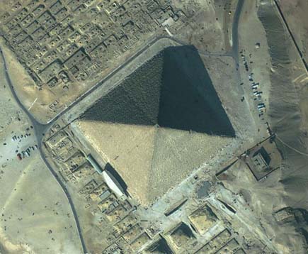 ig21 above pyramid egypt 02 14 Most Amazing Satellite Pictures You’ll Ever Seen Before
