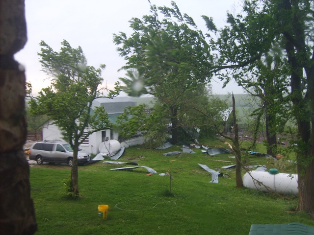 [storm damage 013[3].jpg]
