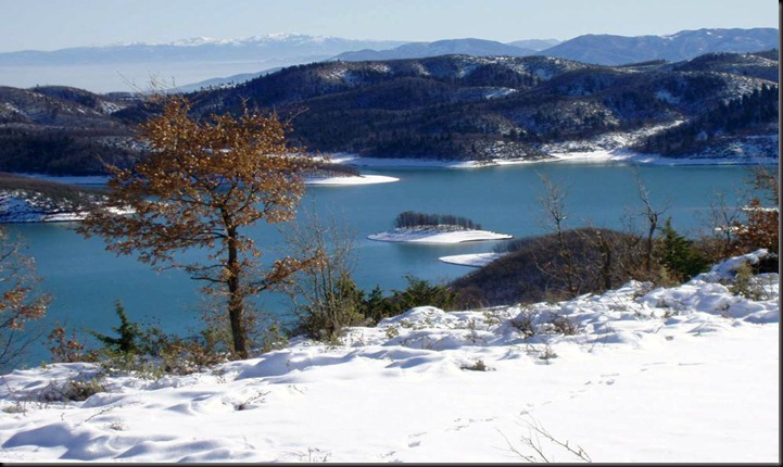 Λίμνη-Πλαστήρα-Η Λίμνη Πλαστήρα είναι λίμνη που βρίσκεται στο Νομό Καρδίτσας
