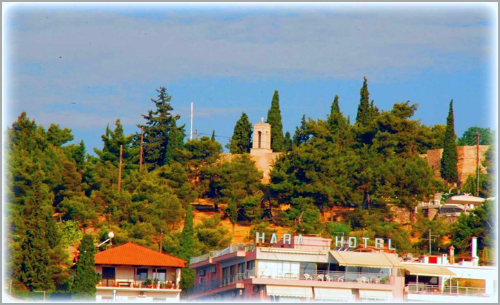 Κάστρο στην Χαλκίδα περιοχή Καραμπαμπά --  Castle in the area of Chalkis Karababa