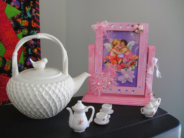 [bird nest tea pot and pink frame[4].jpg]