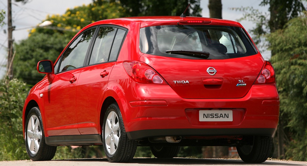 [Nissan Tiida 2010 (3)[3].jpg]