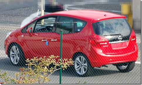 2010-Opel-Meriva-7[2]