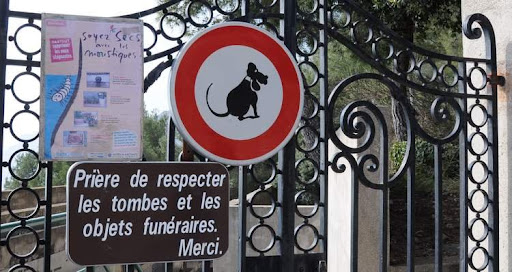 Запрет собак на кладбище в Roquebrune