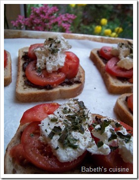 toast tapenade chèvre tomates 1
