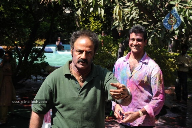 [balakrishna_family_celebrating_holy_014[2].jpg]