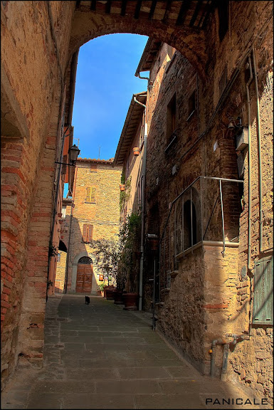 http://lh3.ggpht.com/_tVQwHeJzVw4/TBXF7MOhMAI/AAAAAAAACjI/tPN36Zmf6ss/s576/07%20Panicale%2003.jpg