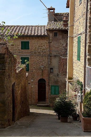 http://lh3.ggpht.com/_tVQwHeJzVw4/TBXGA8ISlpI/AAAAAAAACjY/XZcJdiY4Jww/s576/07%20Panicale%2007.jpg