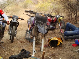 moto com pneu furado